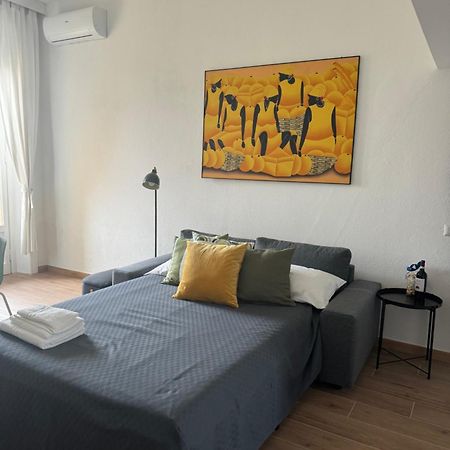 New Apartment With Balcony, Isola Bosco Verticale Милан Экстерьер фото