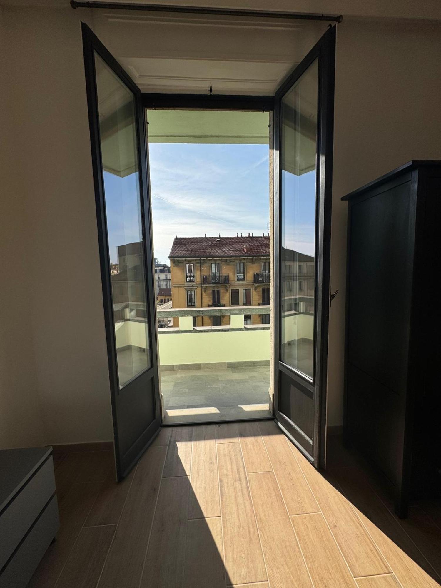 New Apartment With Balcony, Isola Bosco Verticale Милан Экстерьер фото
