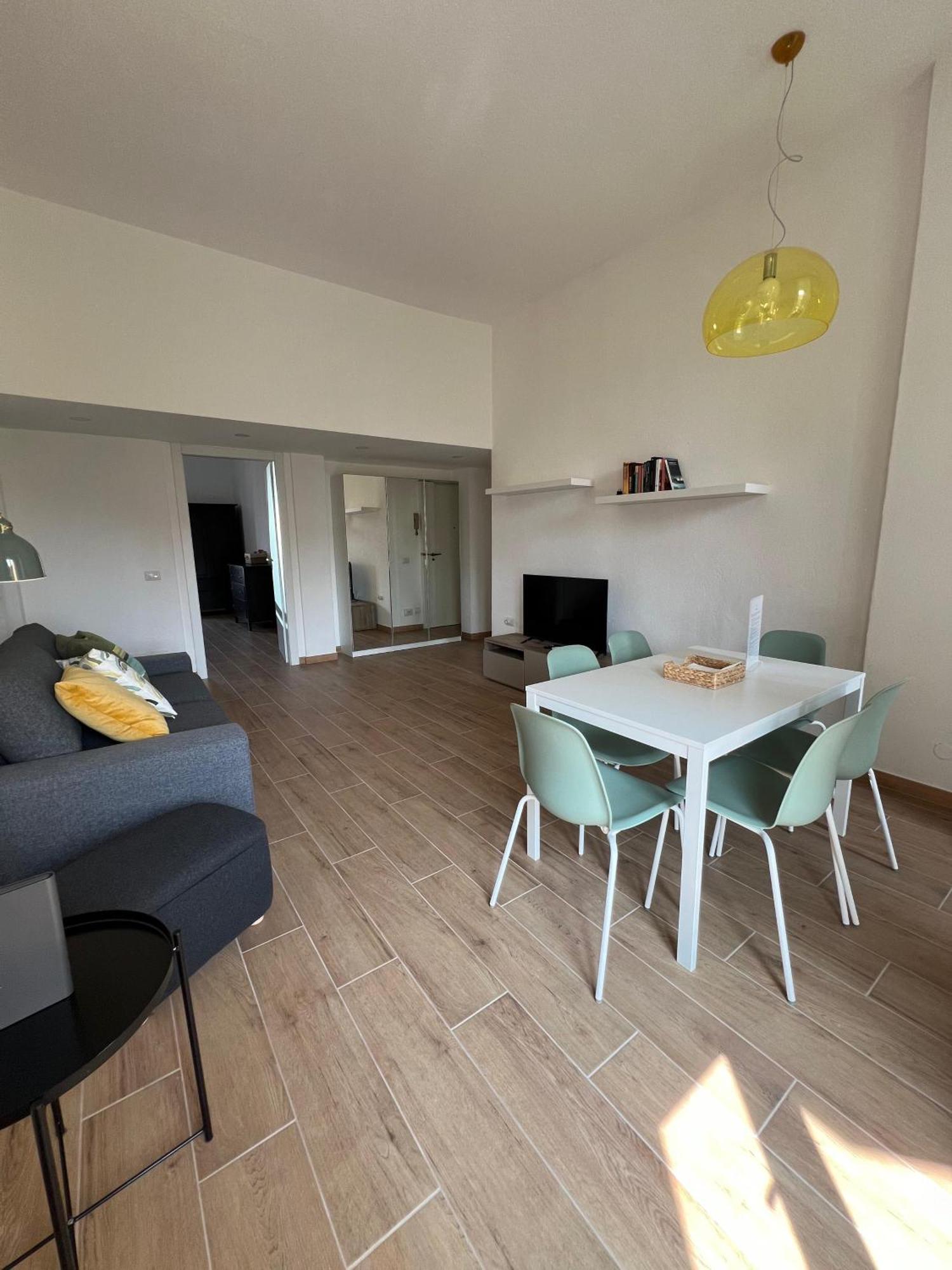 New Apartment With Balcony, Isola Bosco Verticale Милан Экстерьер фото